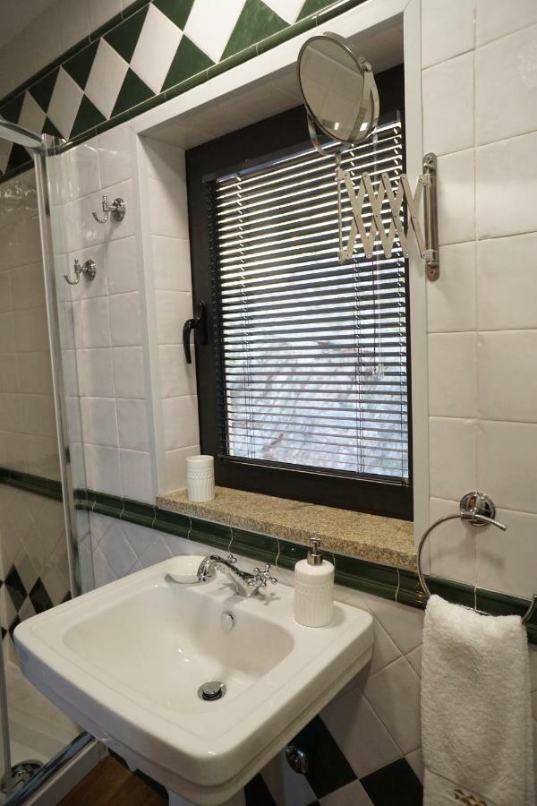 Modern House - Air Cond, Free Parking, Breakfast, By Porto With Love Lda บีลาโนวาเดกายา ภายนอก รูปภาพ